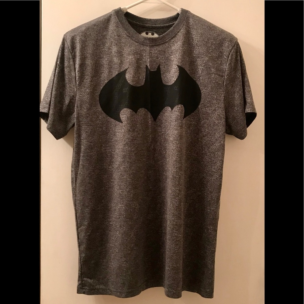 Men’s Batman Shirt    Size M       NWOT